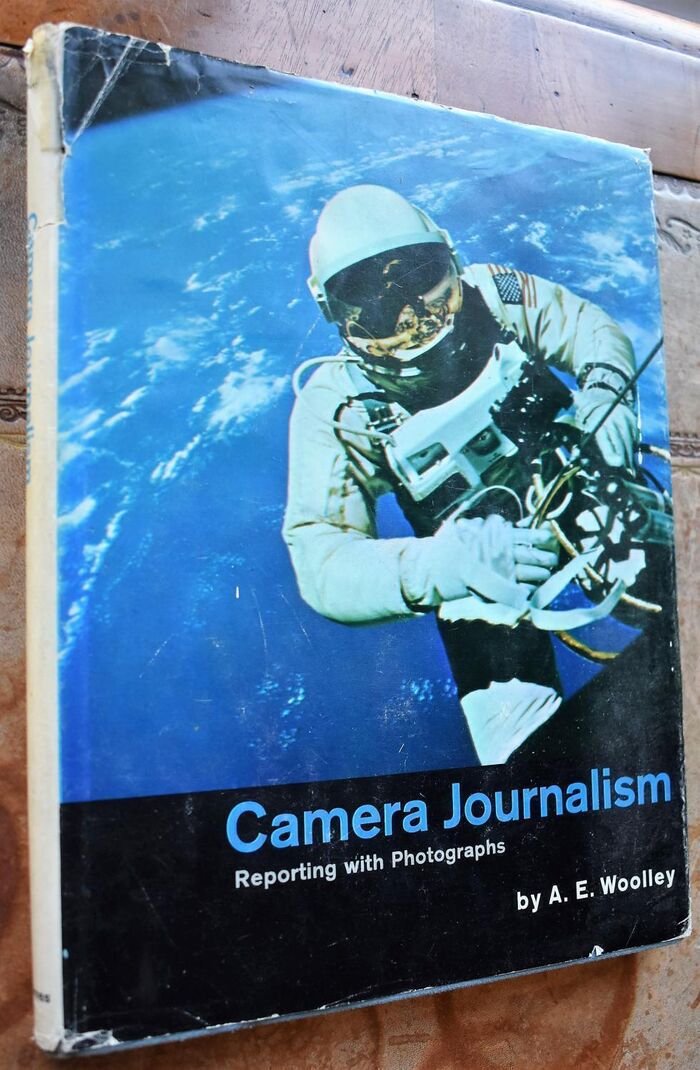 CAMERA JOURNALISM Reporting With Photographs Image